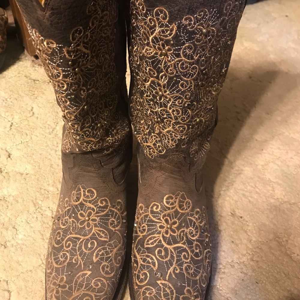 Corral boots